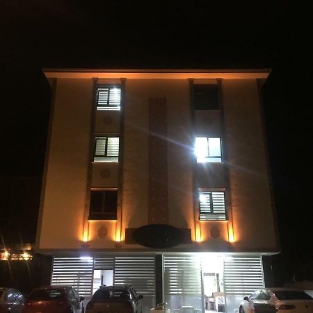 ארזינג'אן Zseven Butik Otel מראה חיצוני תמונה