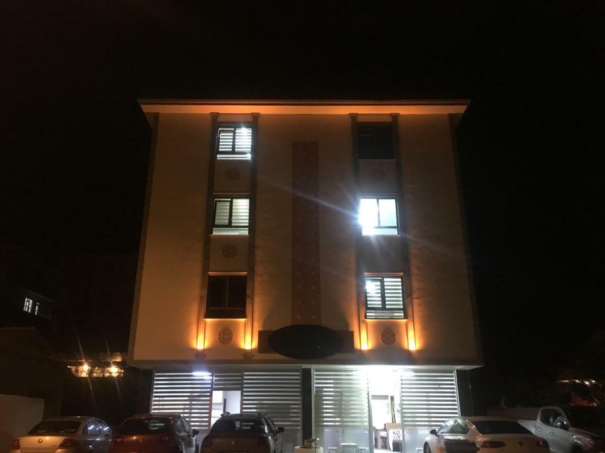 ארזינג'אן Zseven Butik Otel מראה חיצוני תמונה